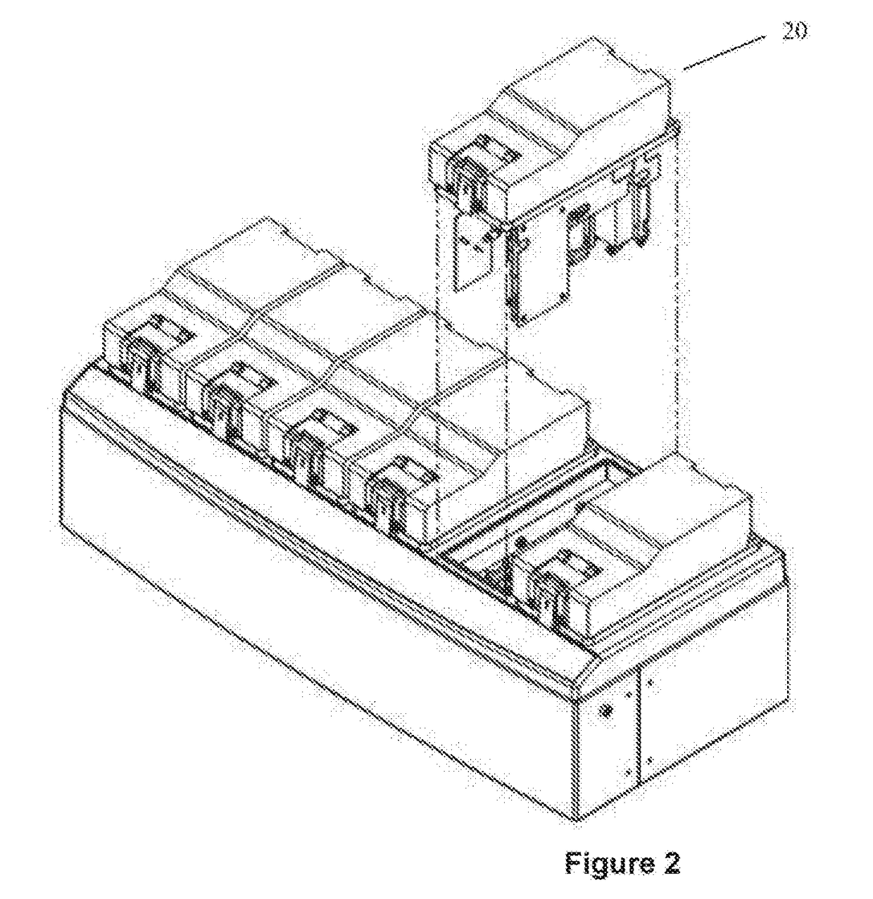 Method and apparatus for dynamically culturing a biological sample