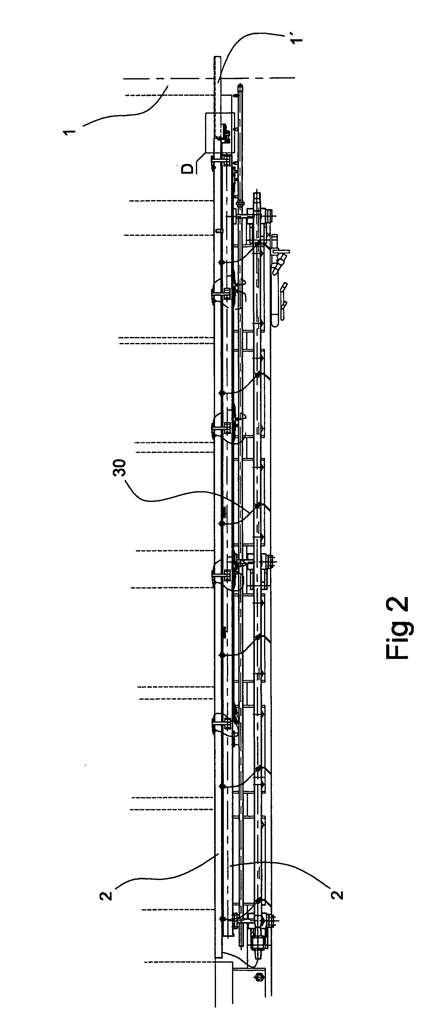 Method and apparatus in a paper or board machine for confining pulp flow from the headbox