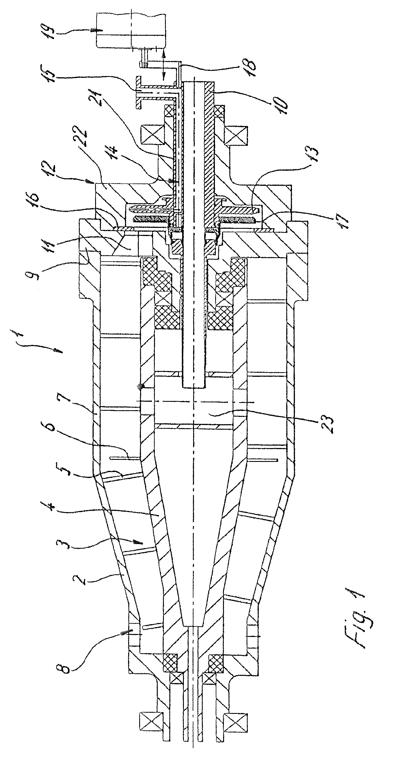 Solid bowl screw centrifuge comprising a centripetal pump with a throtting device