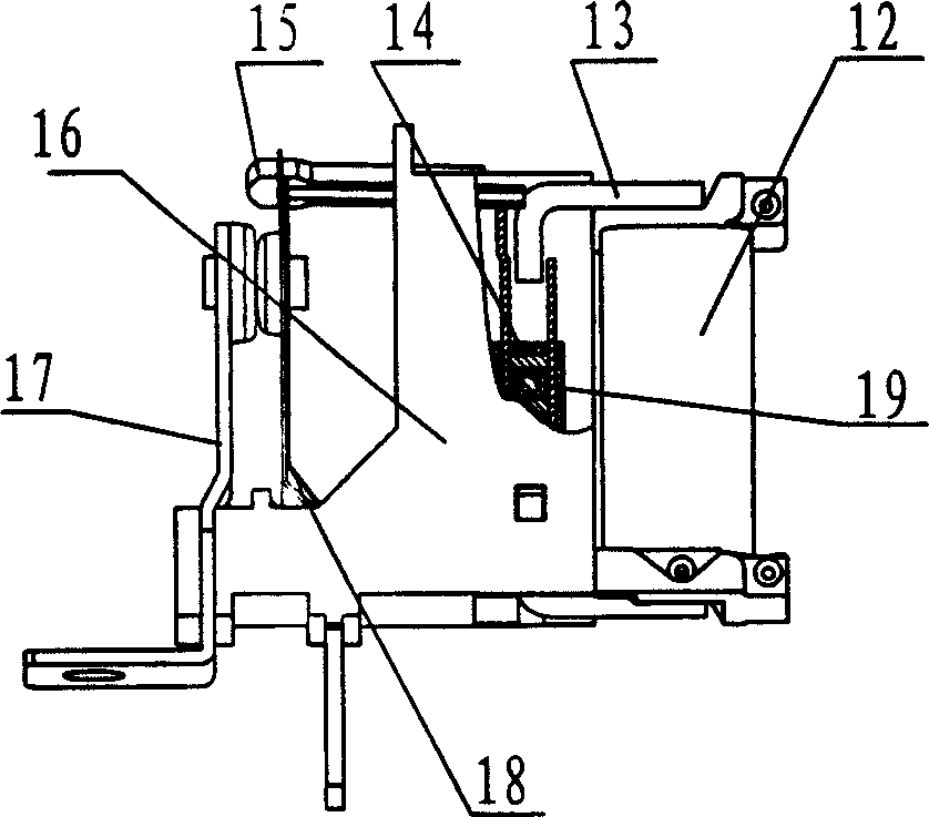 Electromagnetic relay with spring pushing structure