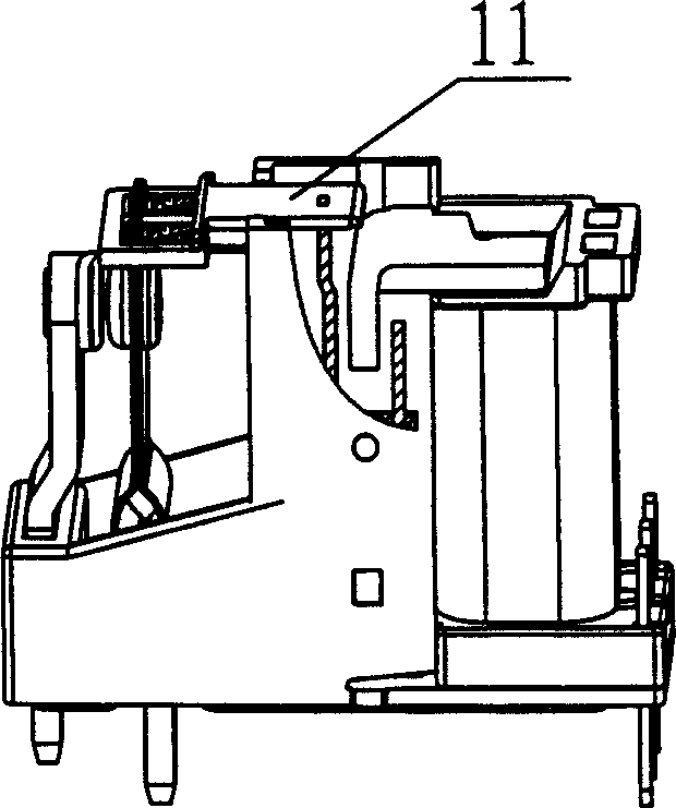 Electromagnetic relay with spring pushing structure