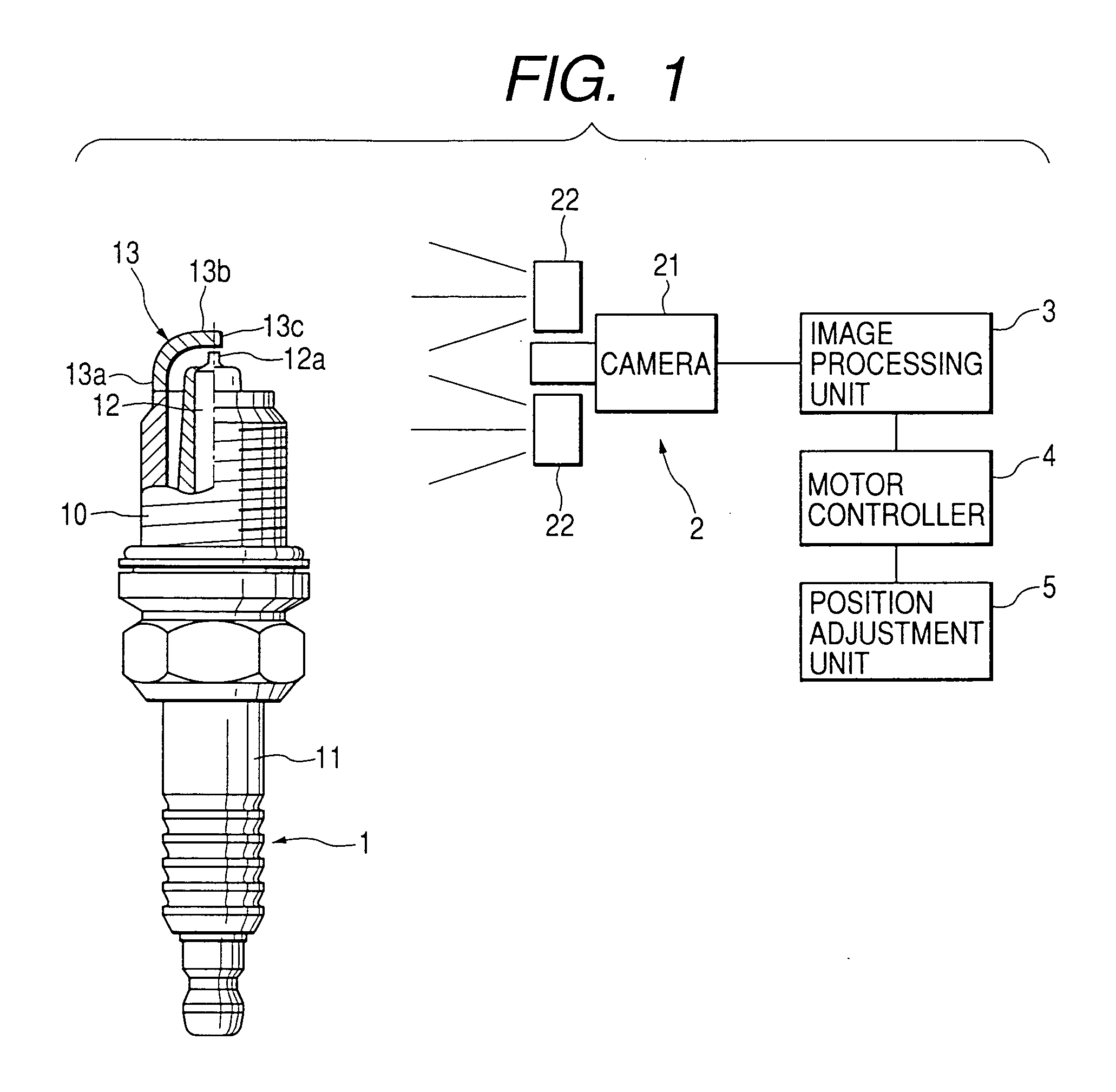 Adjusting method for centering earth electrode at center electrode of spark gap of spark plug