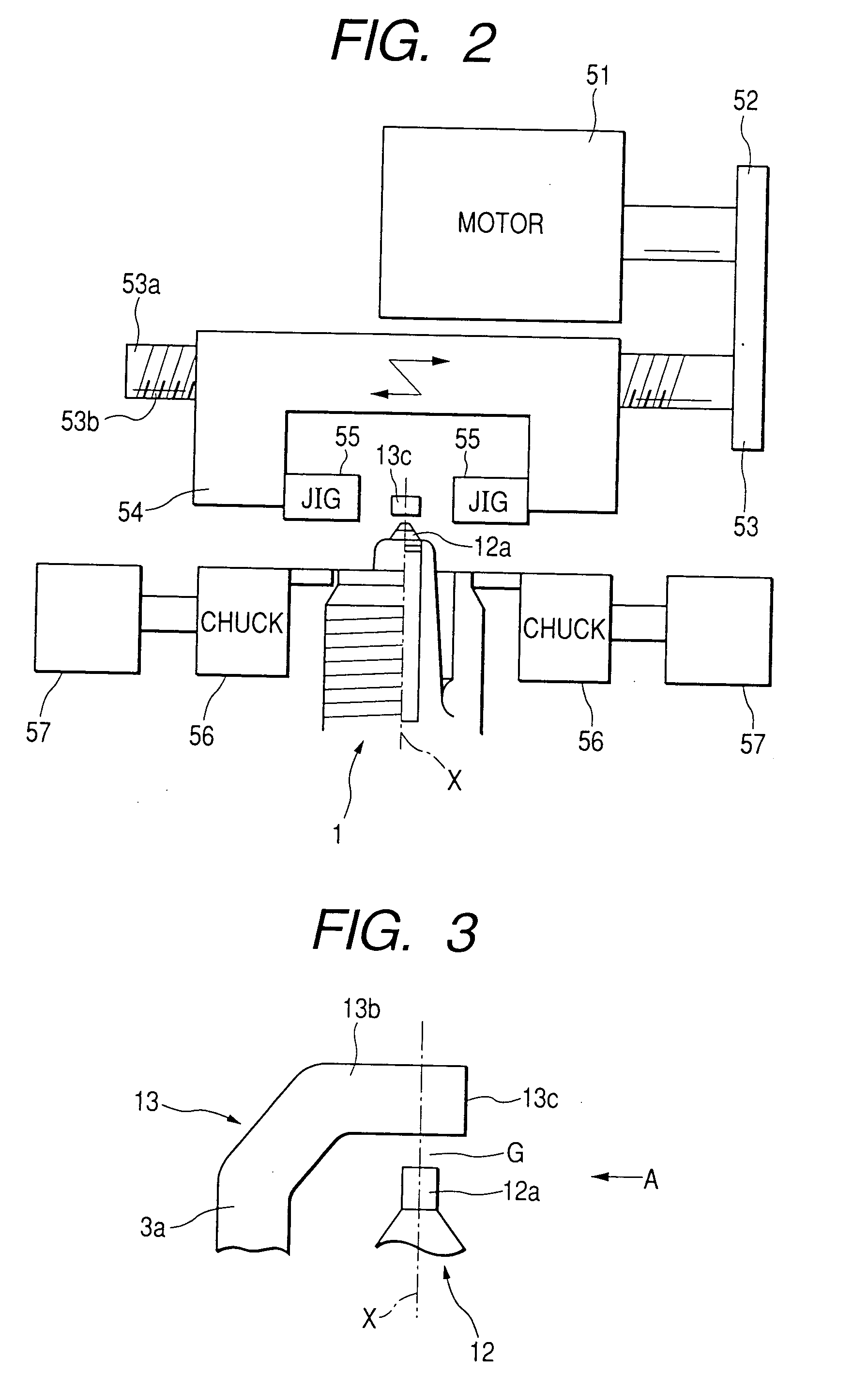 Adjusting method for centering earth electrode at center electrode of spark gap of spark plug