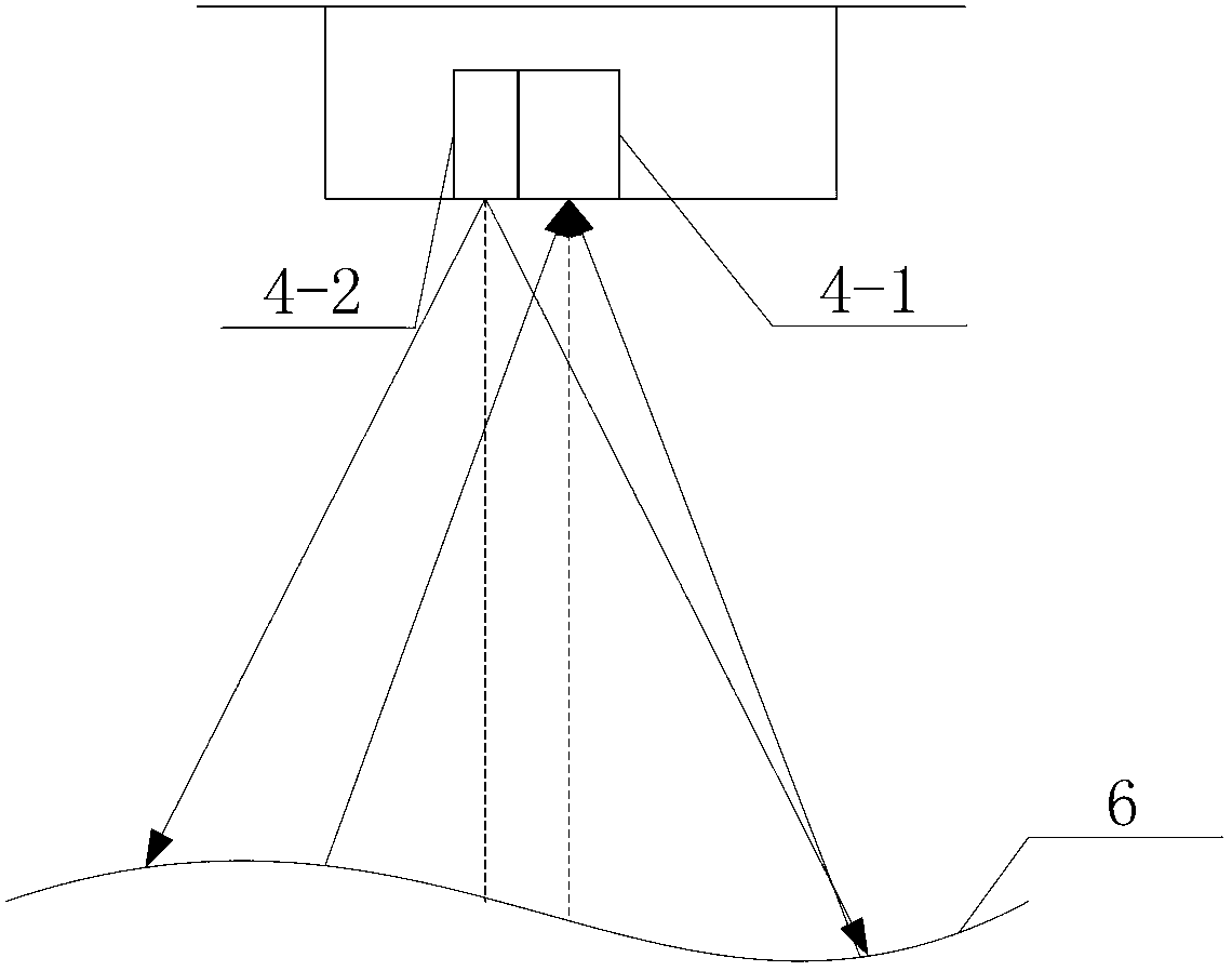 Road information extraction device based on two-dimensional image and depth information and road crack information detection method based on same