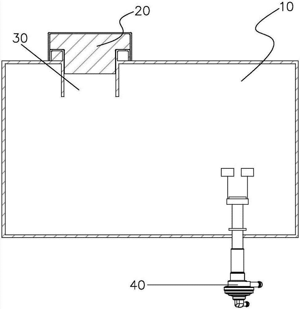 Motorcycle oil tank capable of preventing false alarm