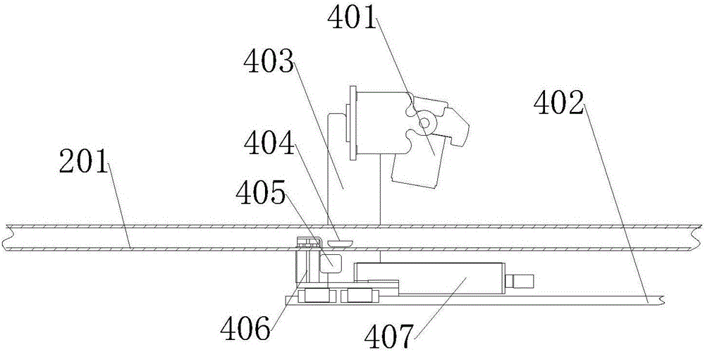 Automatic tread feeding device