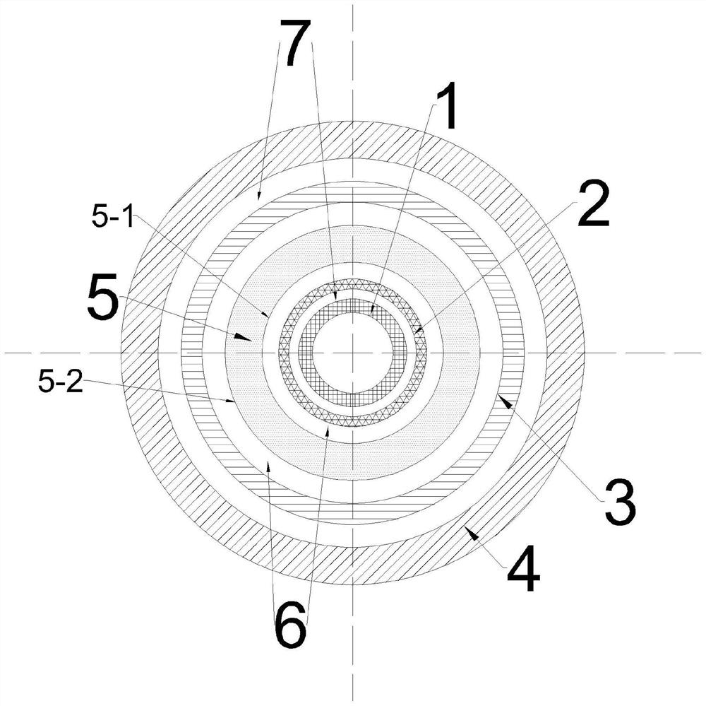 Method for preparing high-efficiency explosive composite pipe based on water pressure in local vacuum environment