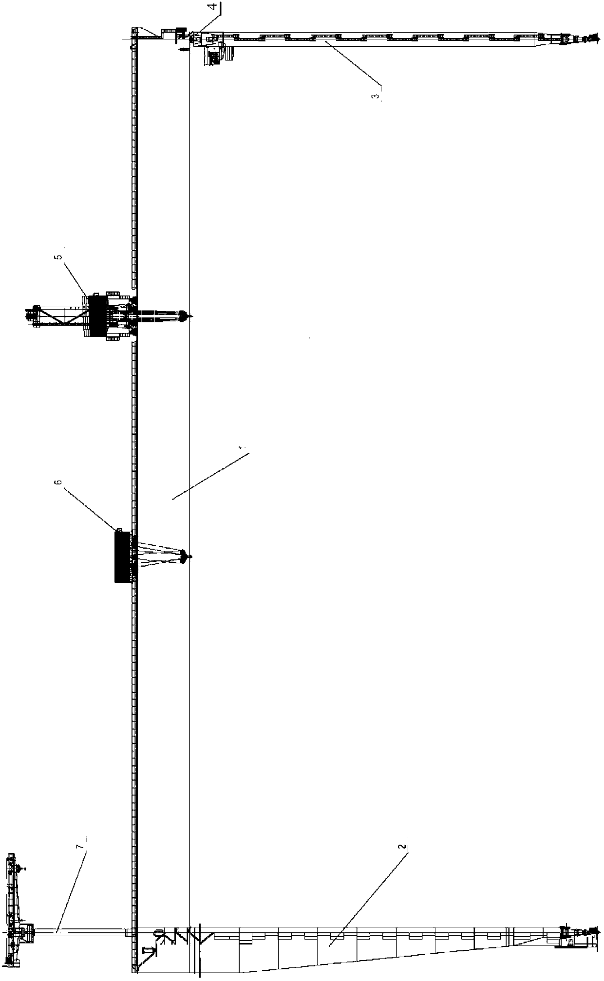 Shipyard gantry crane with upper dolly provided with lifting device