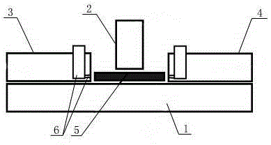 Directional Lubricating Device and Lubricating Method for Flat Cake in the Embossing Process of Coins and Medals