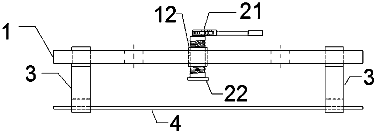 Adjustable bending straightening tool for power transmission line splicing sleeve