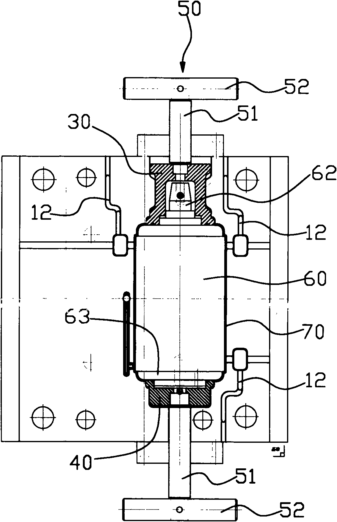 Method and mould for producing first outer-packing vacuum arc extinguishing chamber of phase post of circuit breaker element