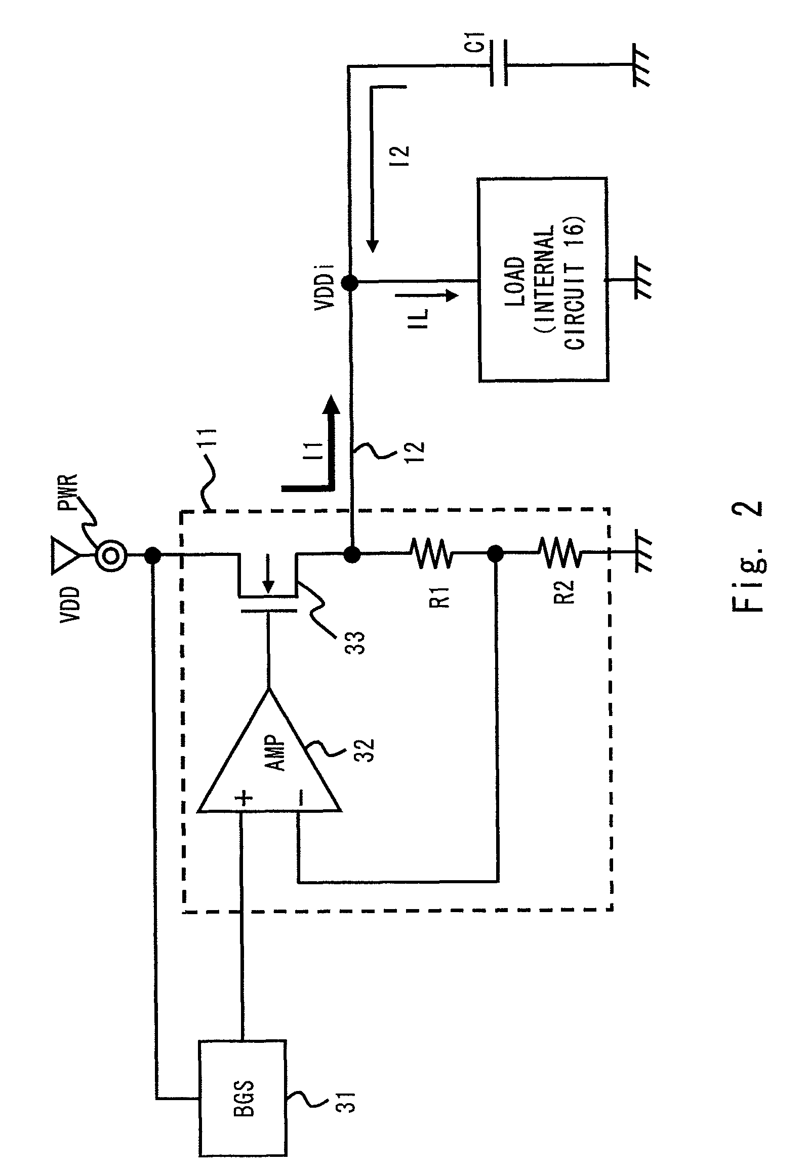 Data processing device and power supply voltage generator that control a power supply voltage during an auxiliary period, and method of controlling the power supply voltage thereof during an auxiliary period