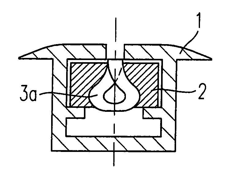 Data transmission between a chassis and a seat movably arranged on the chassis