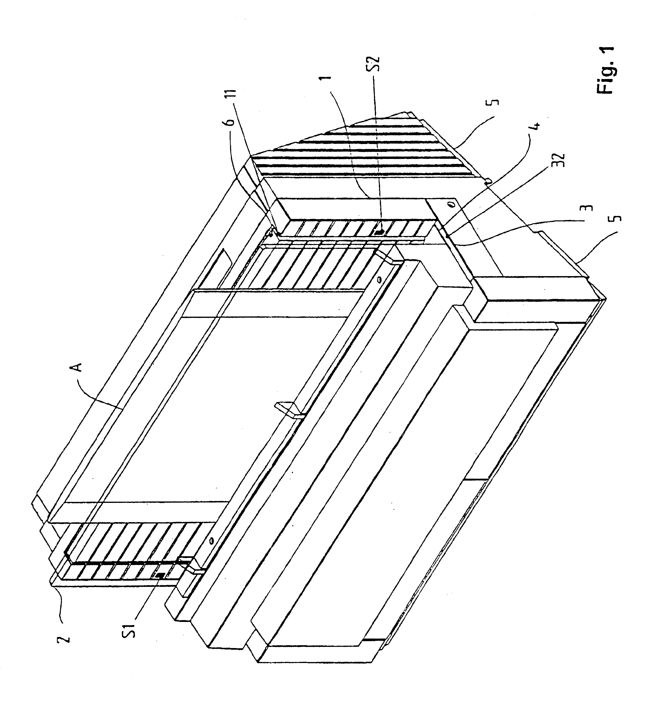 Method and arrangement for determining a weight with a dynamic scale