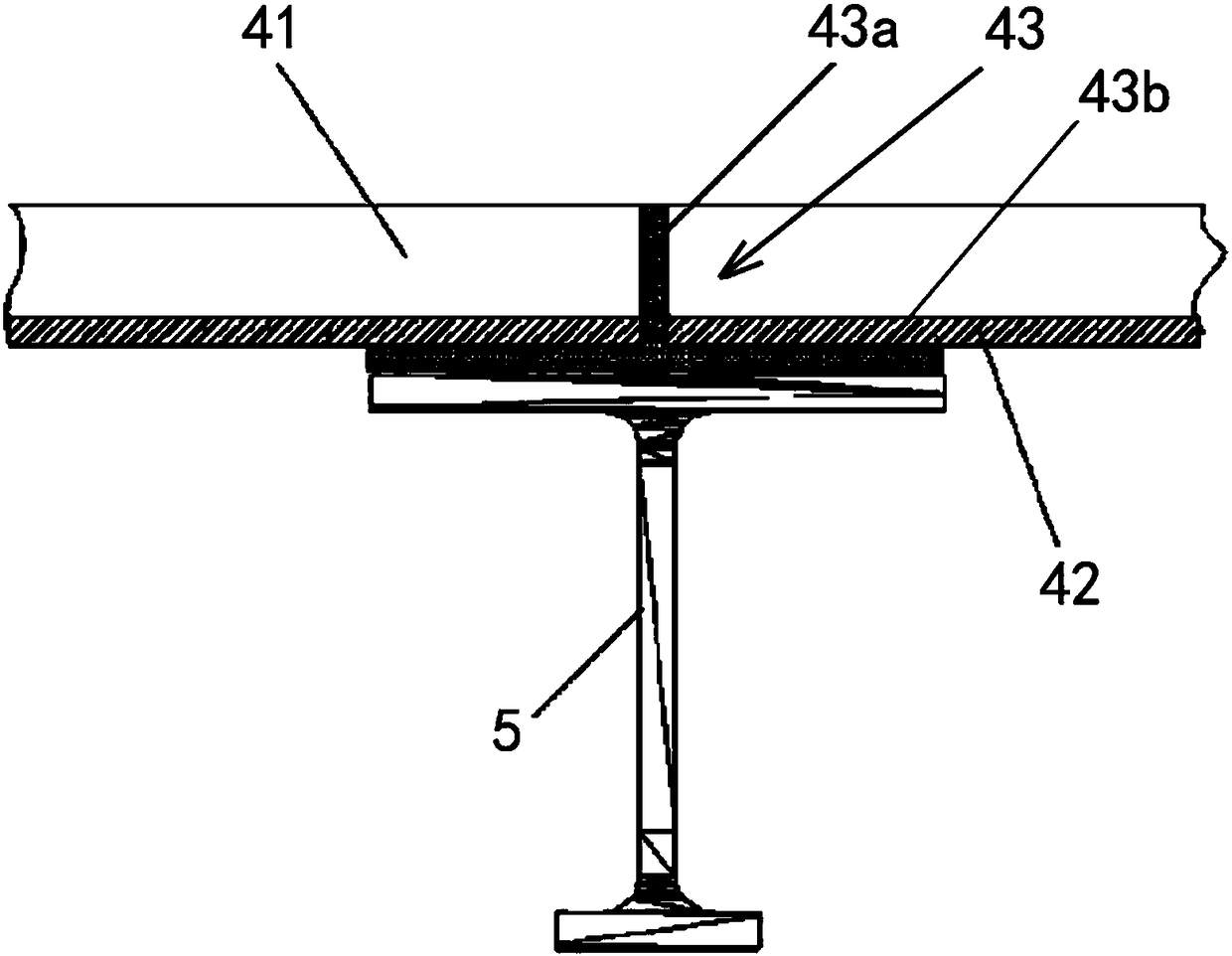 Flame-through fuselage and flame-through-resistant floor for flame-through fuselage