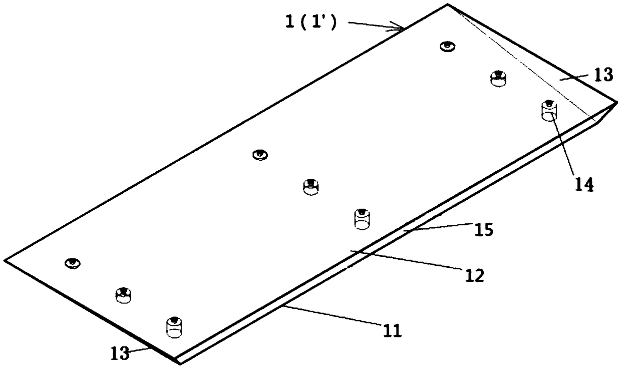 Car body for preventing snow accumulation and icing of a bogie