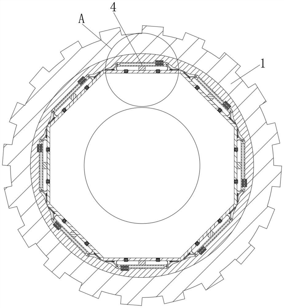 Efficient mineral separation device for tunnel excavation