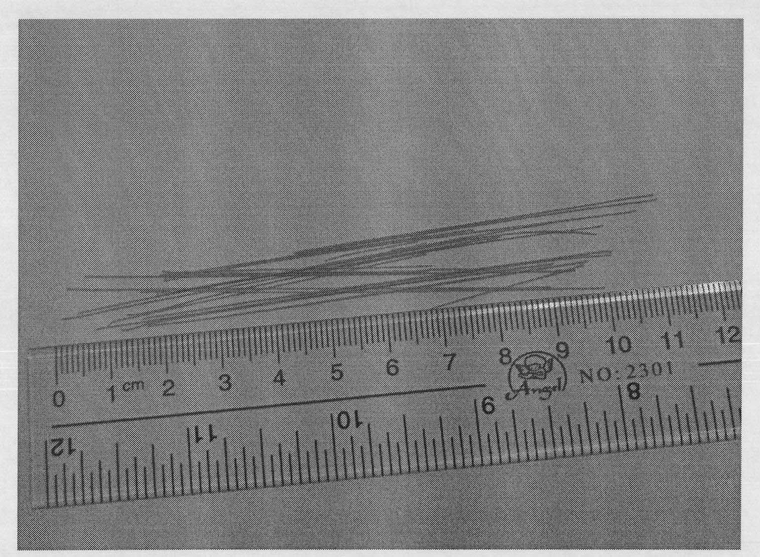 Method for preparing bending-free piezoelectric ceramic fiber with low cost