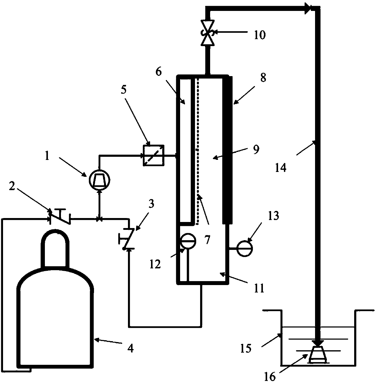 Device and method for high-power laser heat management based on spray evaporation