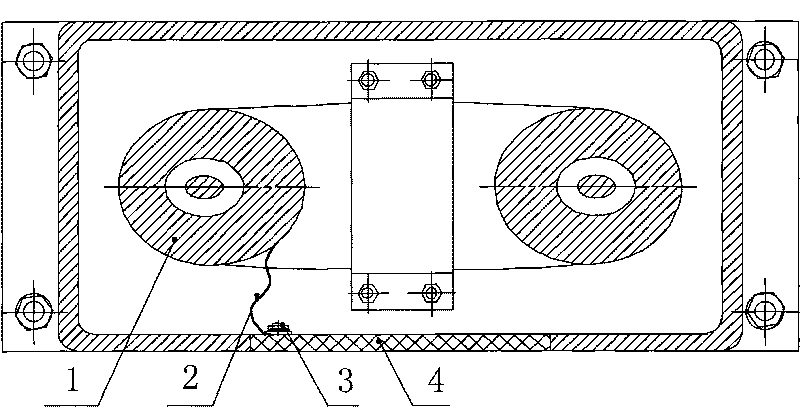 High voltage dry-type current transformer and ground protection method thereof