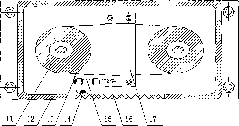 High voltage dry-type current transformer and ground protection method thereof