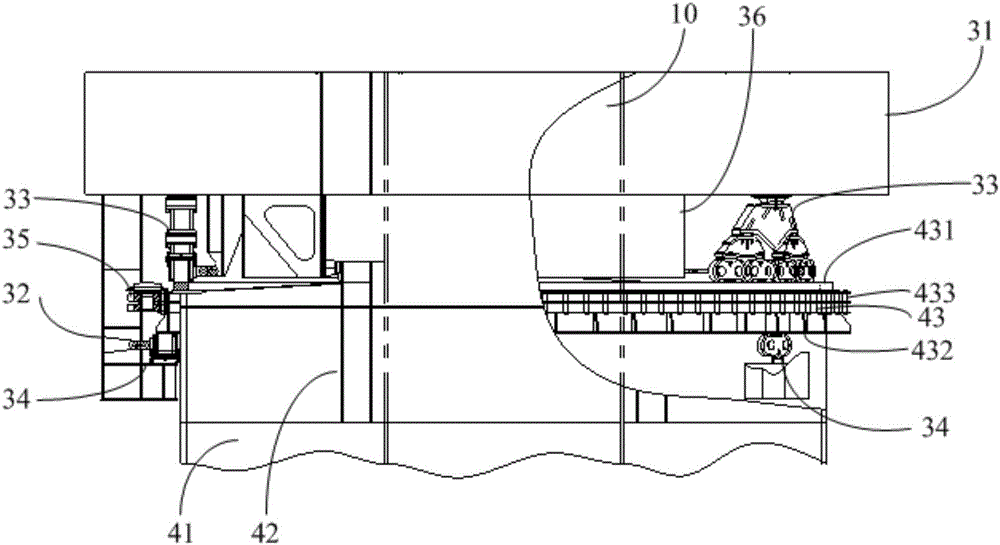 Pile-around revolving crane