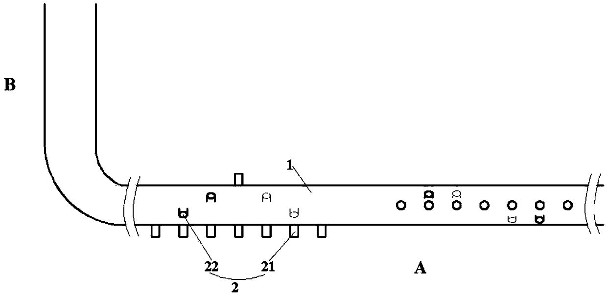 Stepped displacement fracturing pump casting method based on combined type perforation