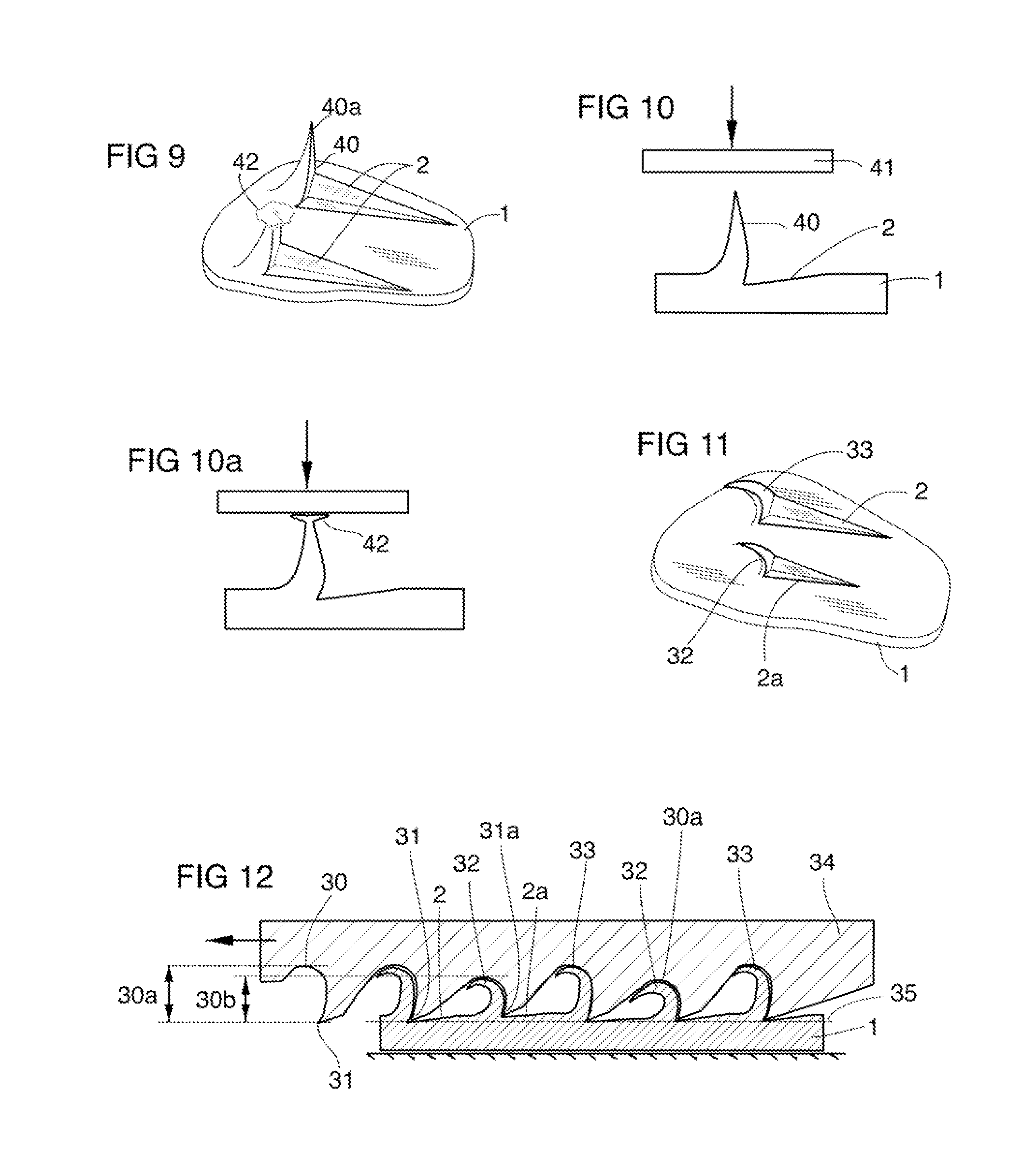 Material with variable height barbs