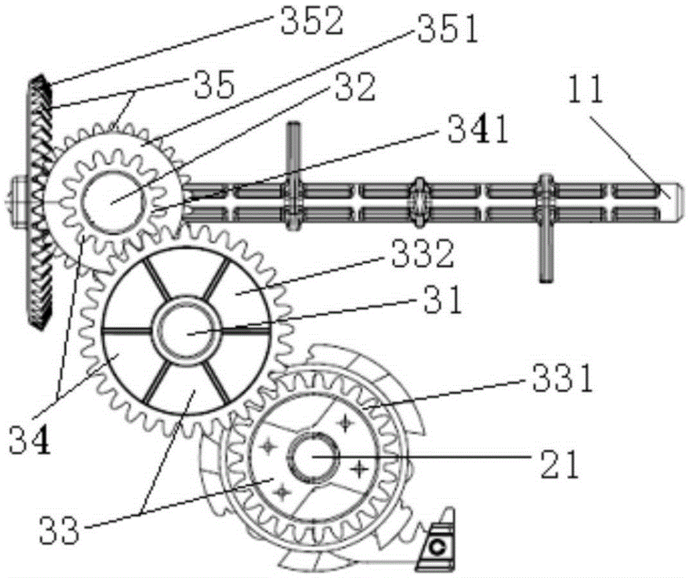 Ice crushing device and refrigerator