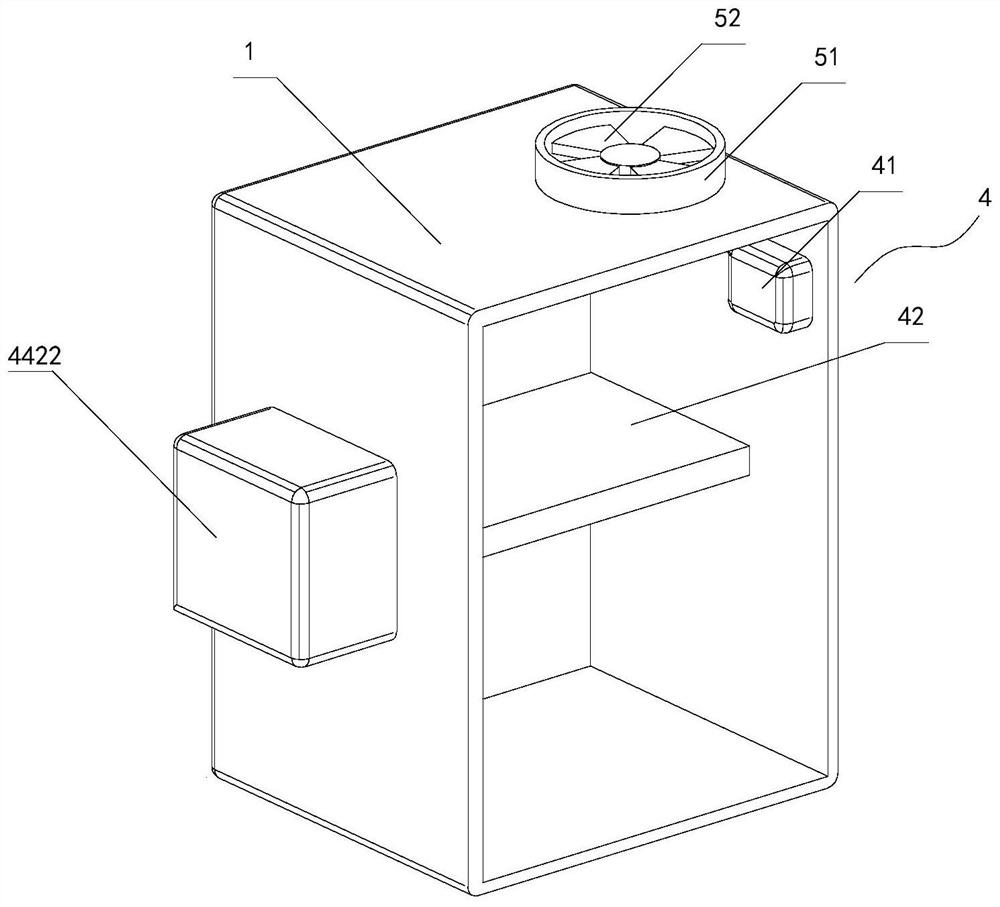 Microwave vacuum freeze dryer and medium separation treatment method thereof