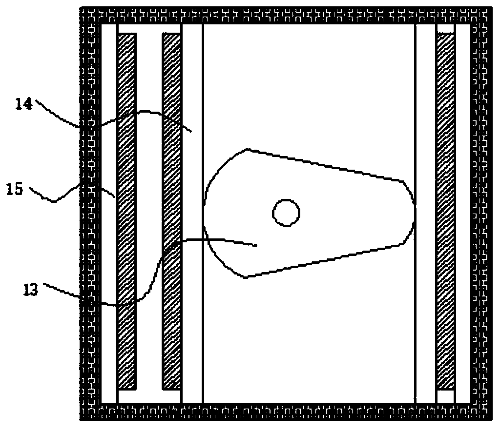 PVC material smashing and recycling device