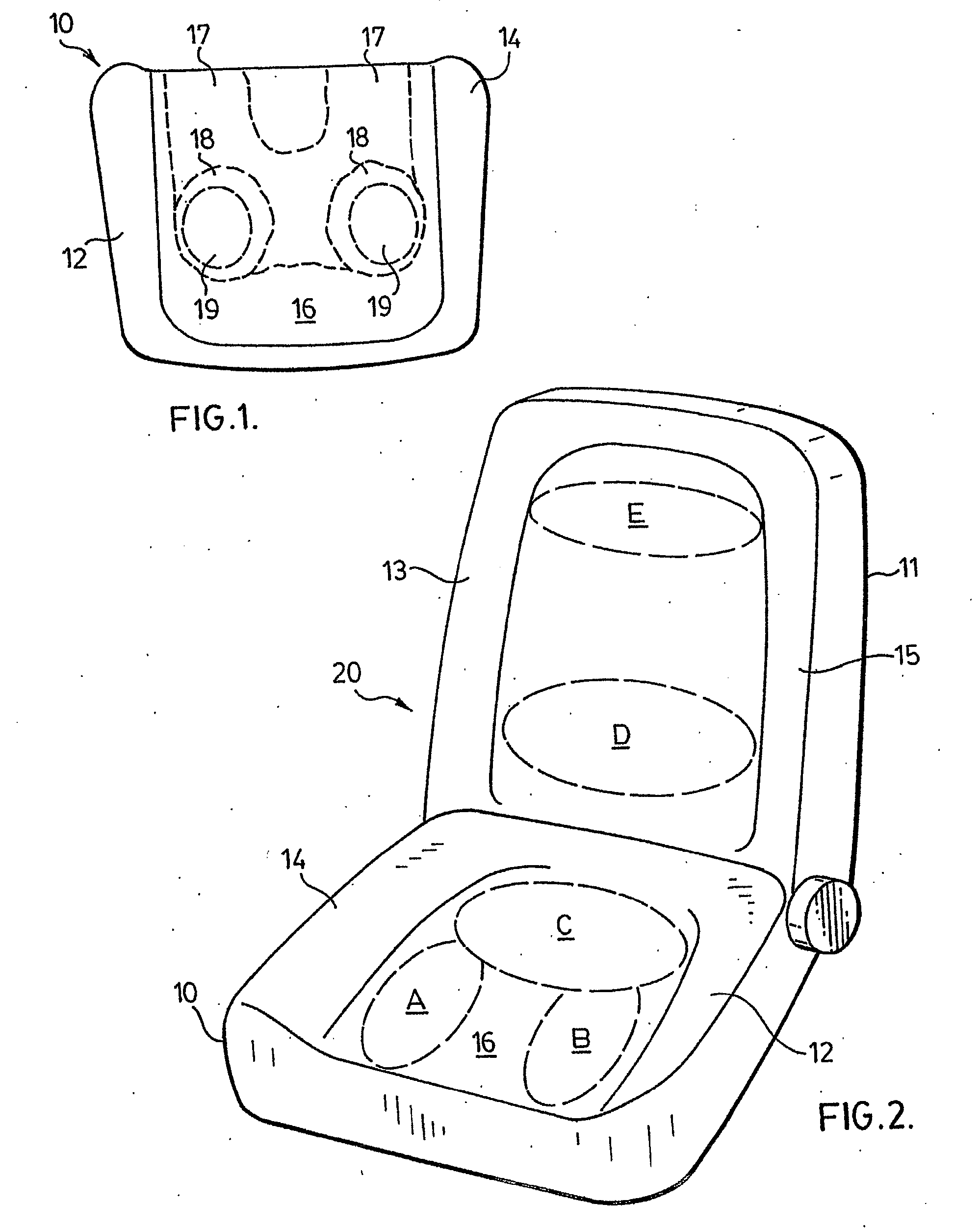 Foam seat element, mold for the production thereof and method to manufacture the mold