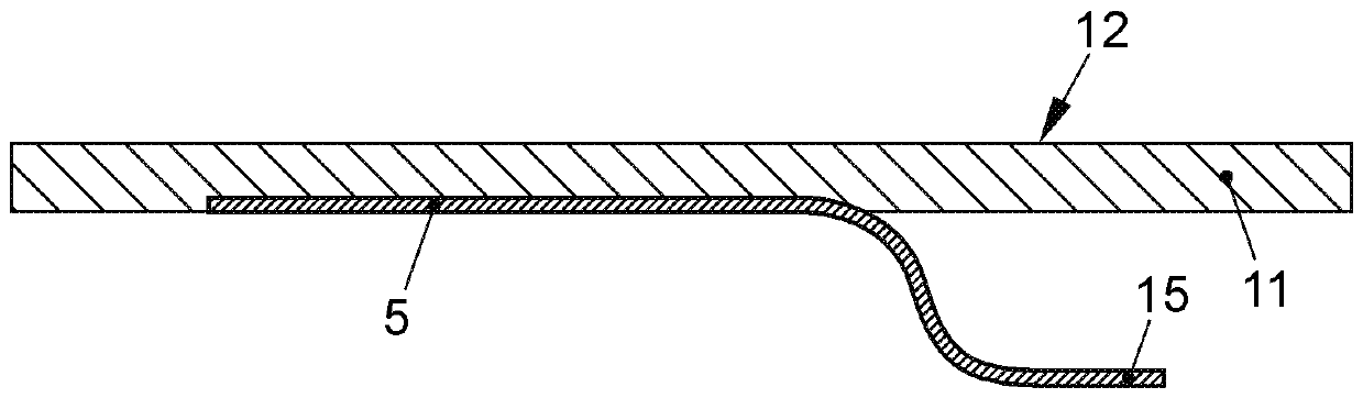 Antenna arrangement and a transport mechanism including same