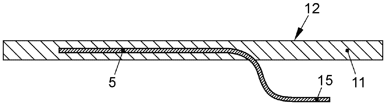 Antenna arrangement and a transport mechanism including same