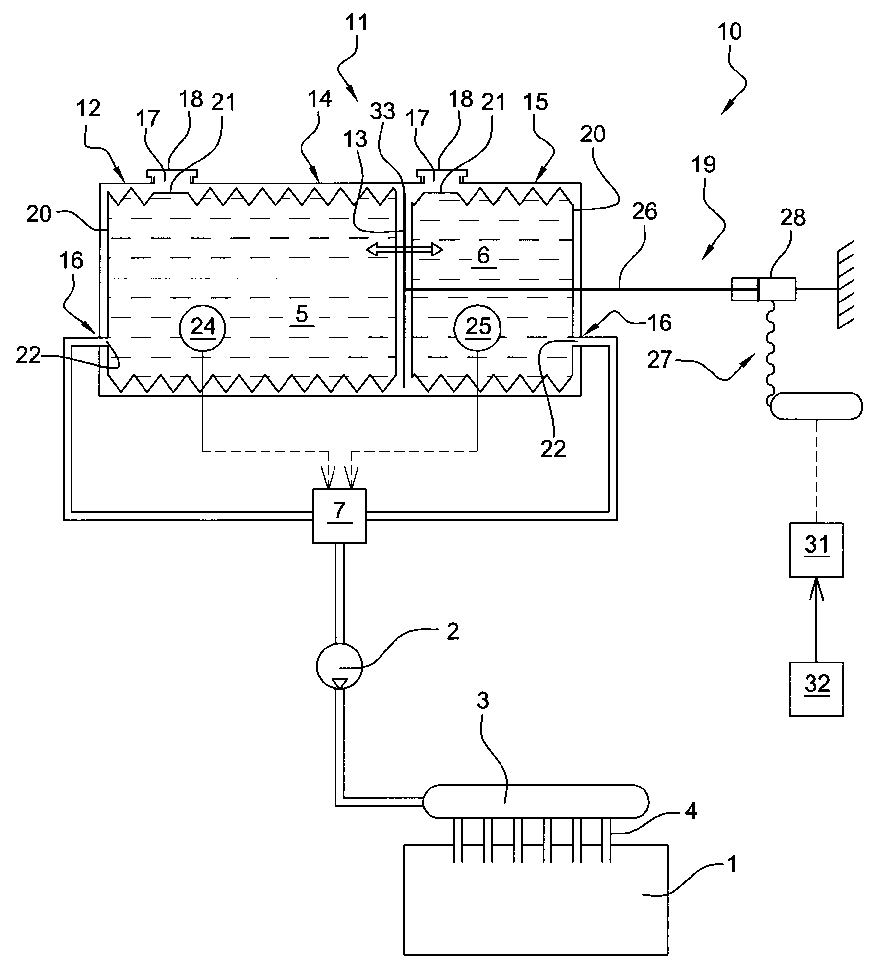 Vehicle fuel tank arrangement and method for managing the supply of fuel to a vehicle