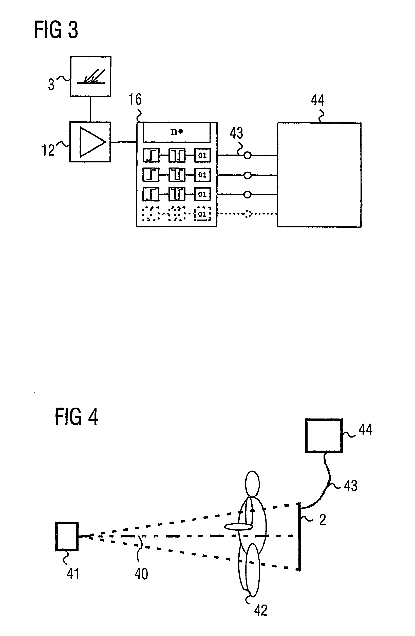 Computer tomograph comprising energy discriminating detectors