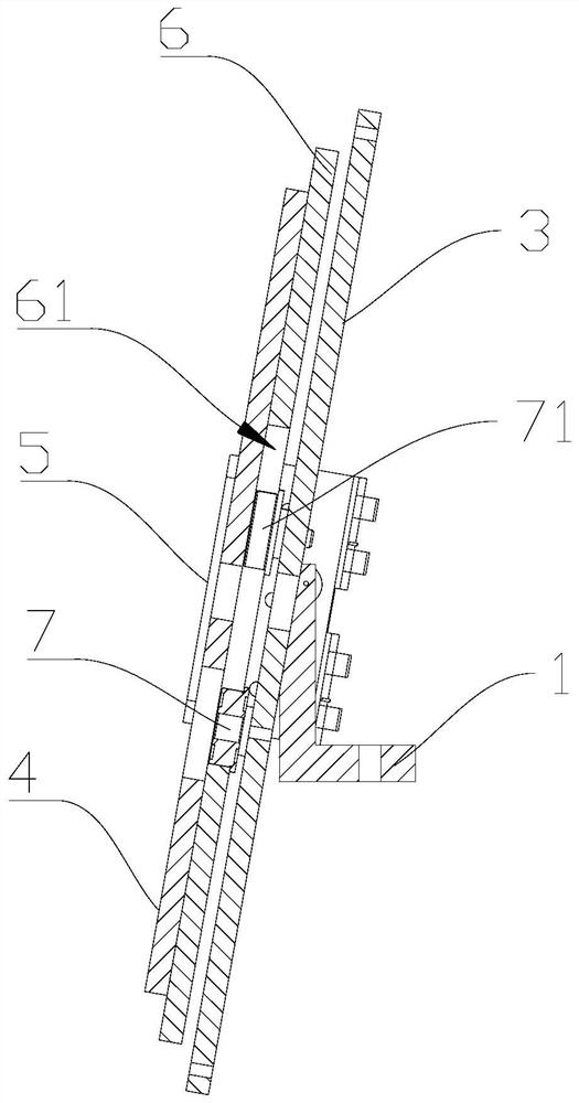 Inclined tape film conveying device