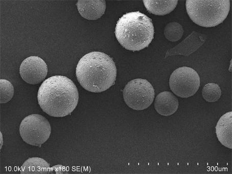 High-intensity urea-formaldehyde resin microcapsule and preparation method thereof