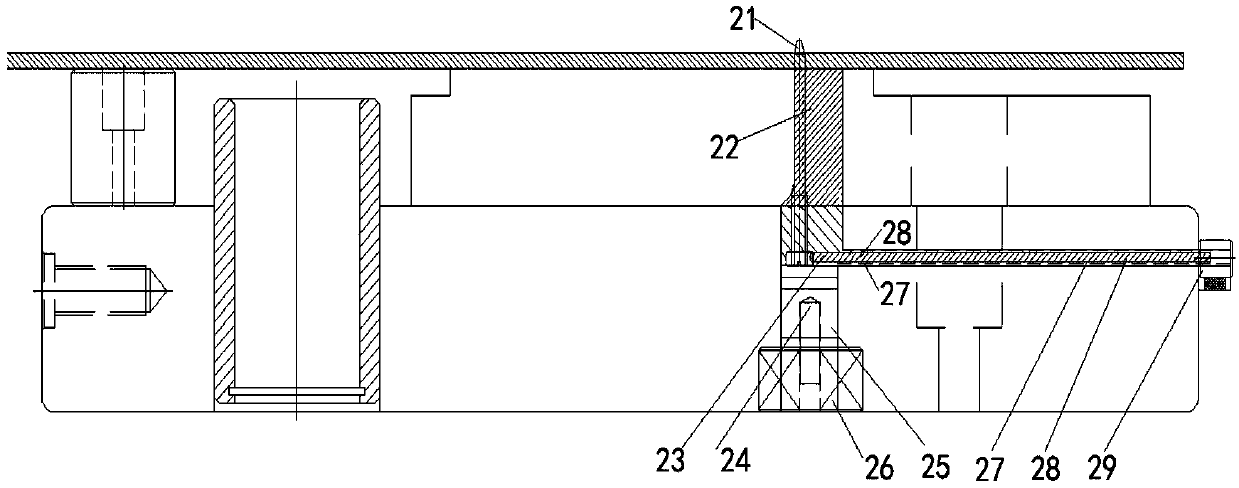 Tailing feeding device for multi-station progressive mould and working method for tailing feeding device