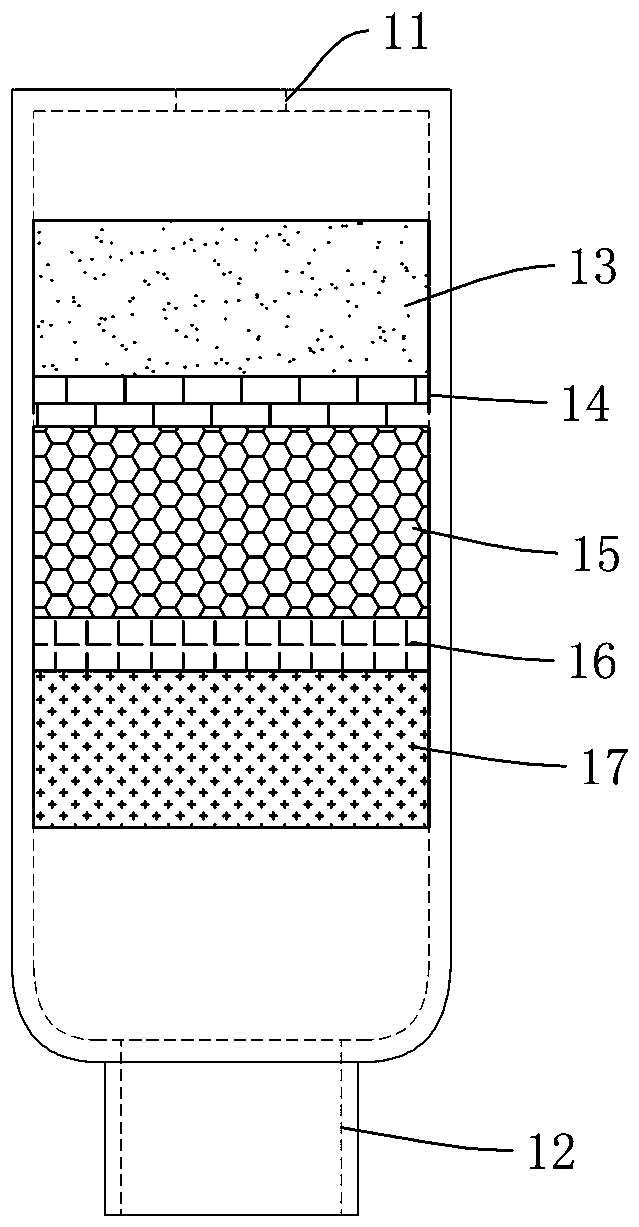 Water purifying filtering element and filtering apparatus thereof