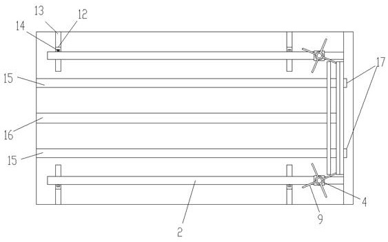 Plate anti-tilting arrangement packing device