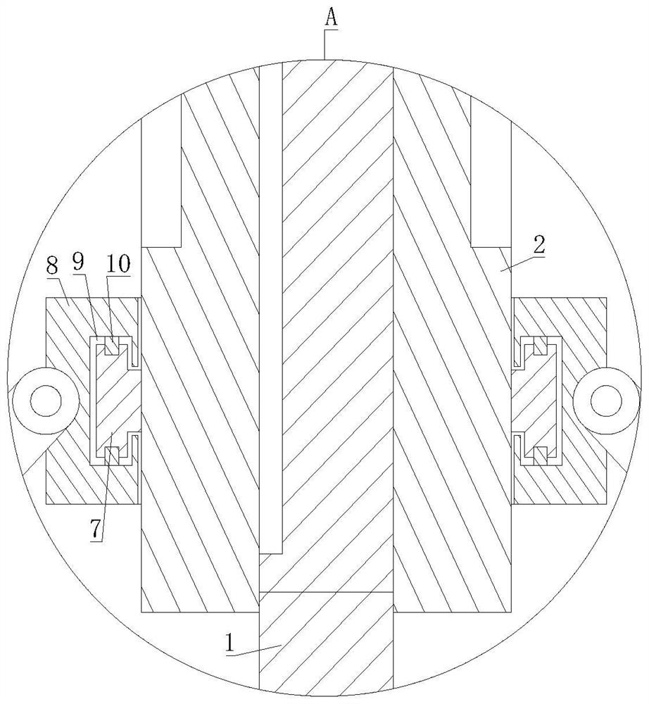 High-transmittance thin-wall container production injection mold grabbing device