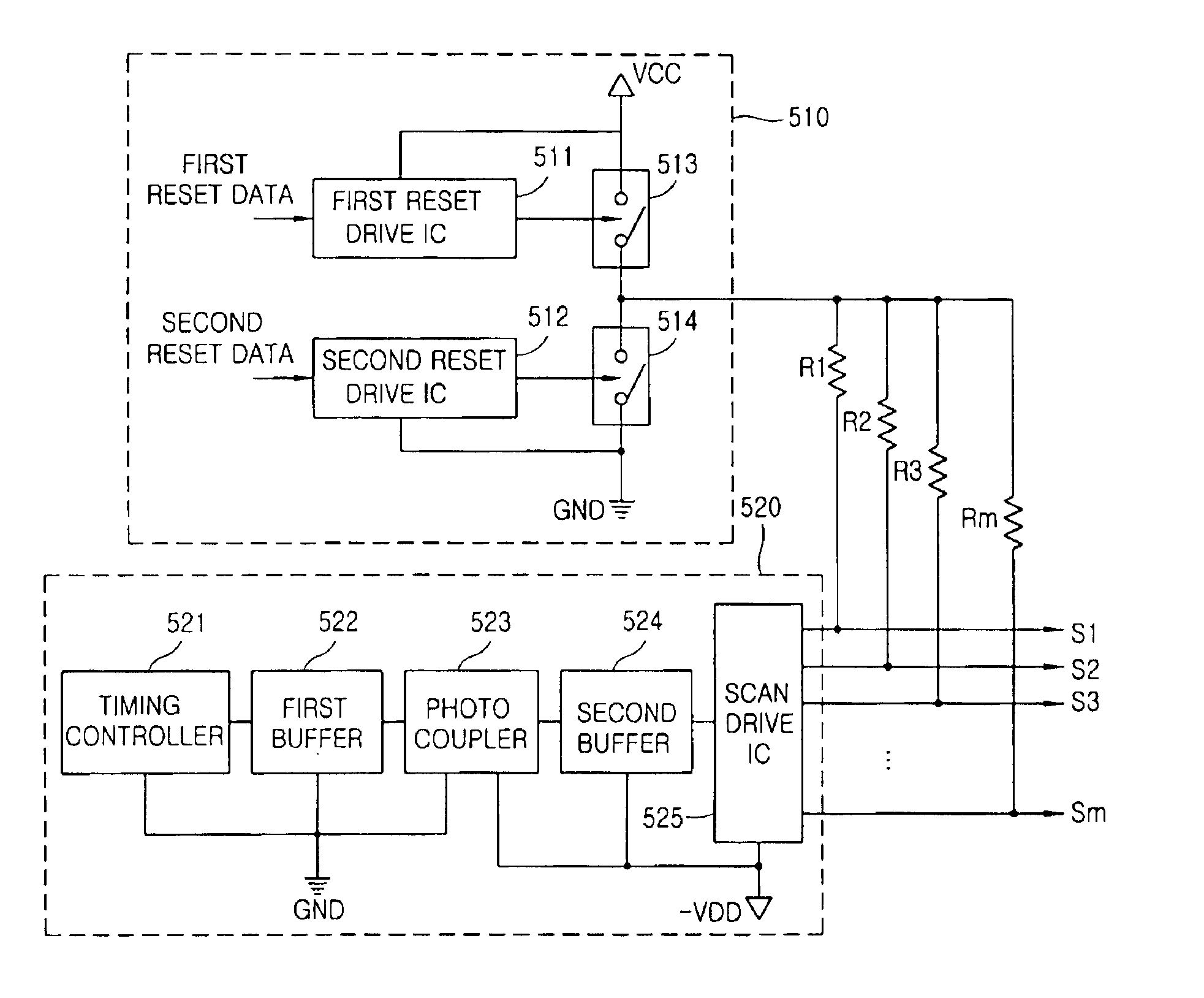 Field emission displaying device and driving method thereof