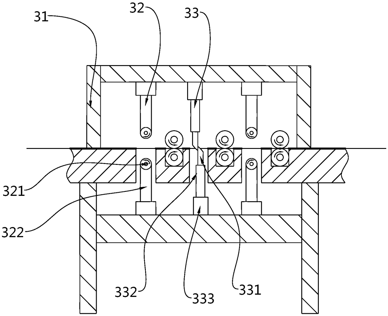 Continuous shearing system suitable for elastic lace fabric