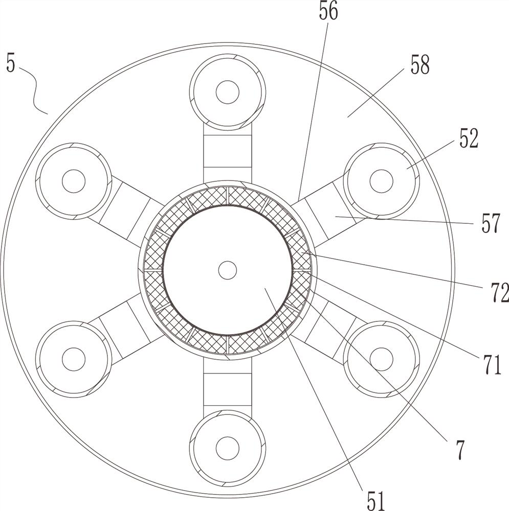 An anti-clogging mud pump that automatically adjusts the moisture content of mud and its dredging method