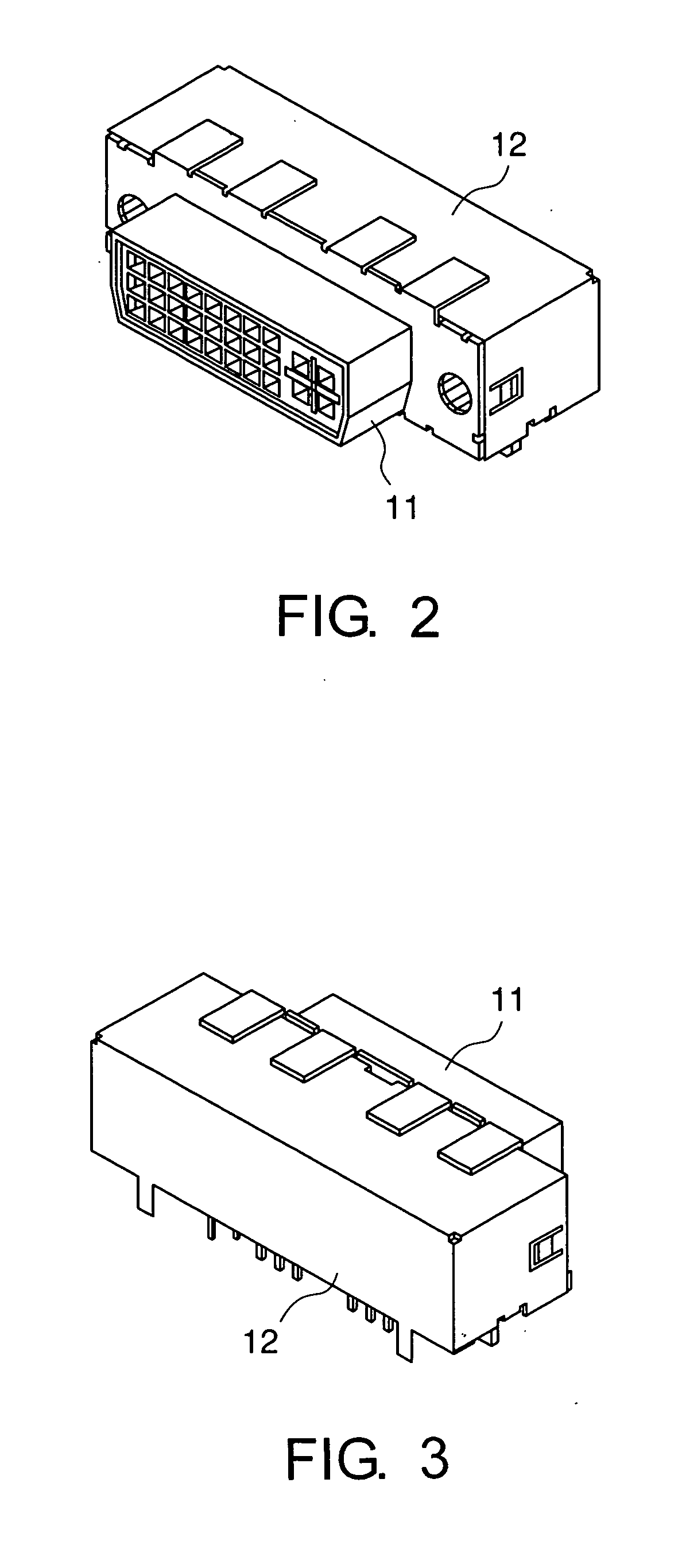 Connector having an excellent transmission characteristic and an excellent EMI suppression characteristic