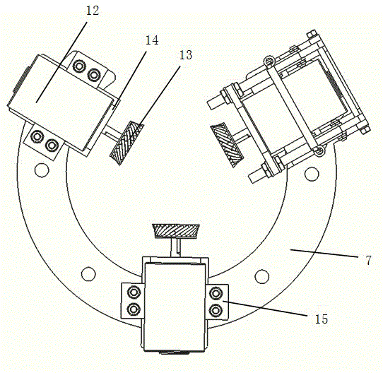 Derusting and polishing device for outer surface of steel pipe