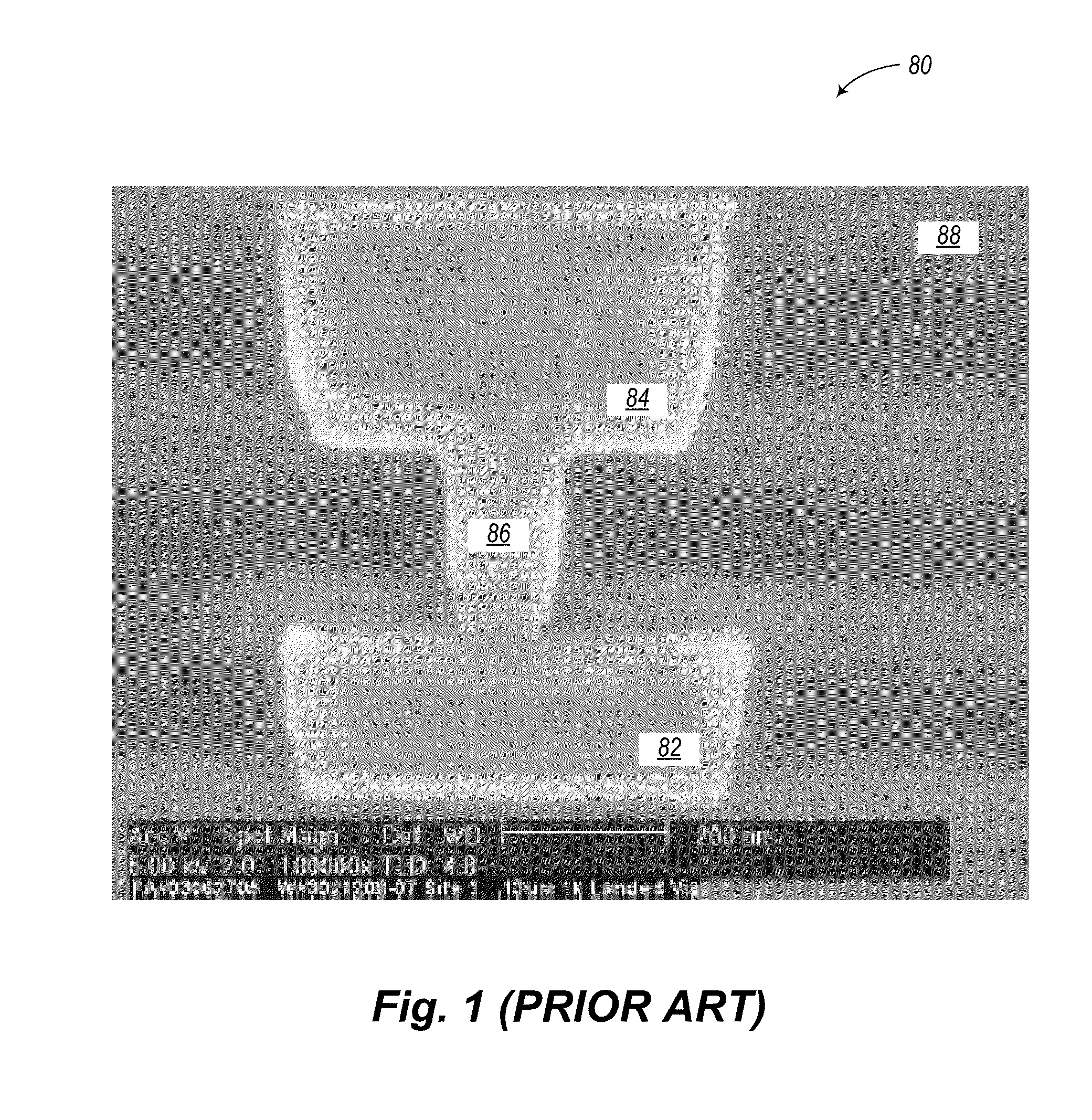 Trench interconnect having reduced fringe capacitance