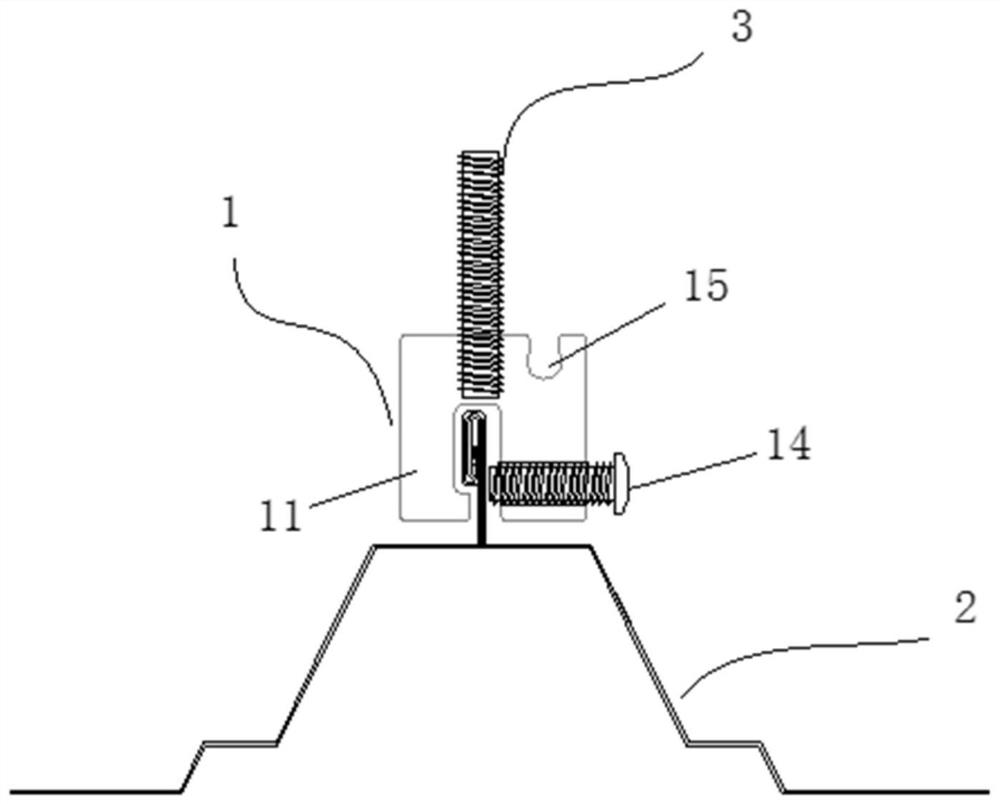 Mounting structure and process for improving mounting performance of building photovoltaic integrated roof