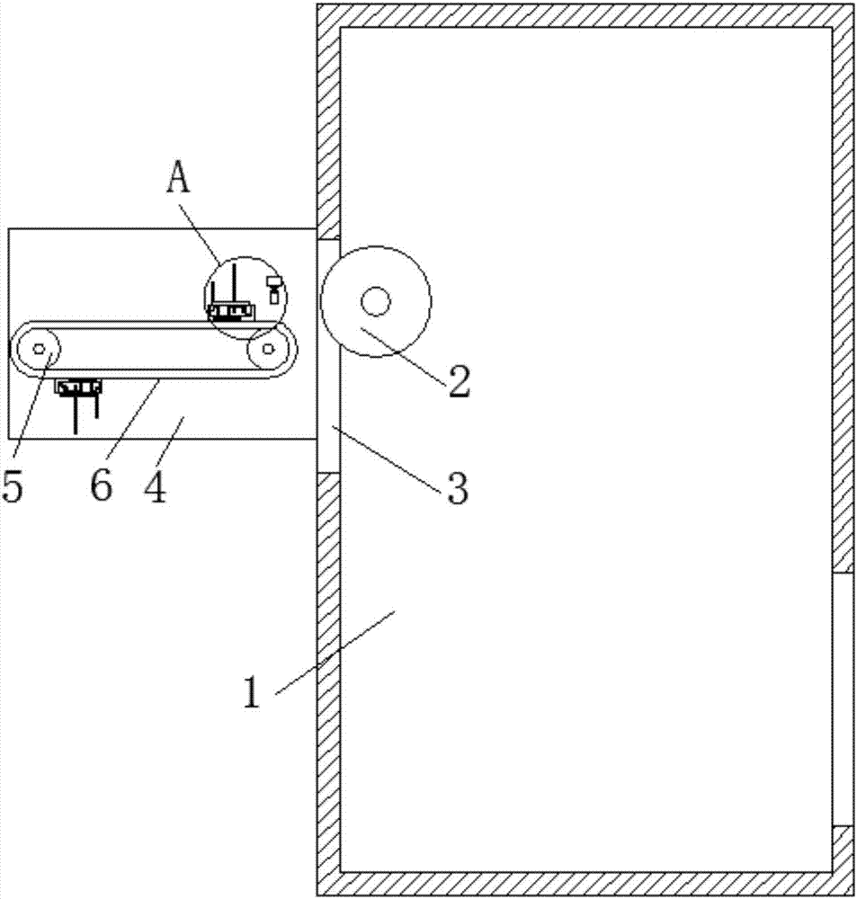 Conveying device of peach splitting machine